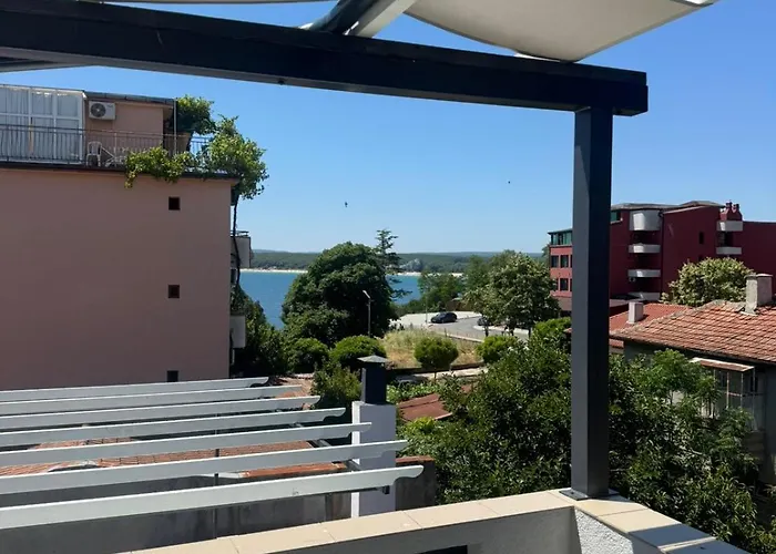 Appartamento лилия 2 *