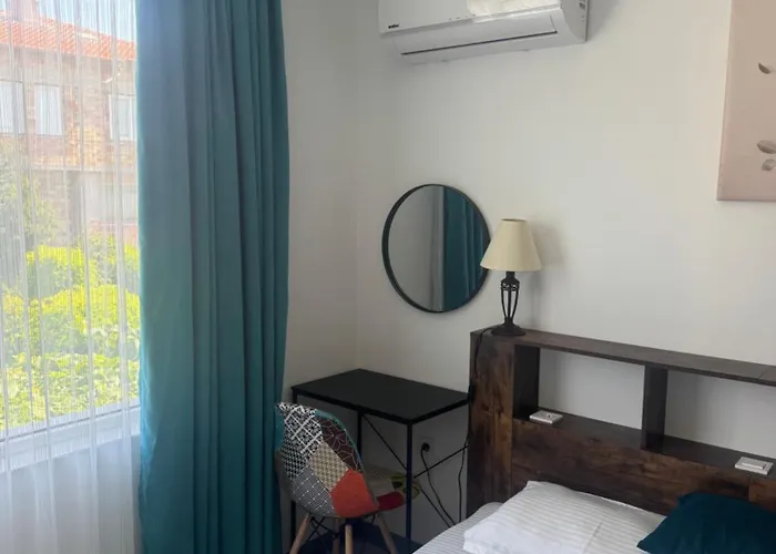 лилия 2 * Приморско