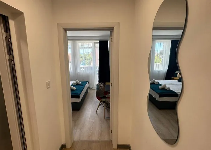 лилия 2 * Приморско